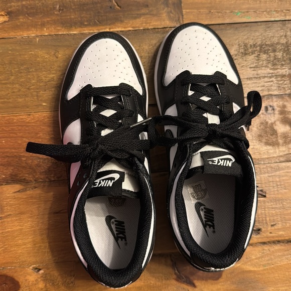 Nike Classic Black and White Dunks 2.5 EUC - Picture 5 of 6